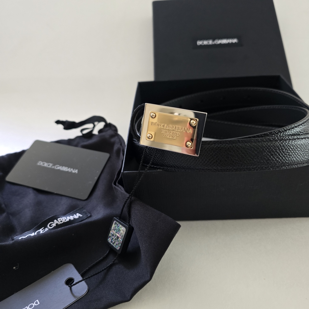 Dolce & Gabbana Black Leather Belt with Gold Buckle - Picture 2 of 4